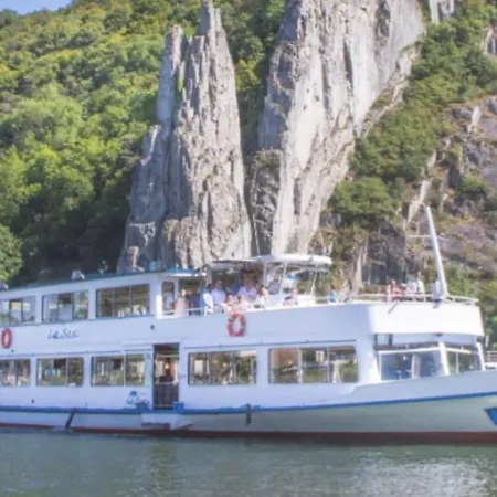 Laissez-vous Enchanter Par La Vallee De La Meuse *