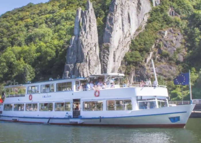 Laissez-vous Enchanter Par La Vallee De La Meuse *