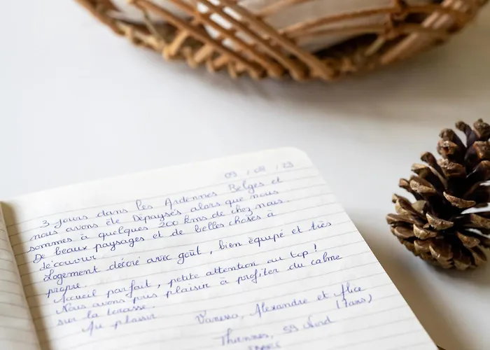 Laissez-vous Enchanter Par La Vallee De La Meuse Hastière-par-delà